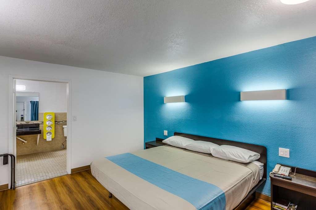 Motel 6 Fort Worth - Northside الغرفة الصورة