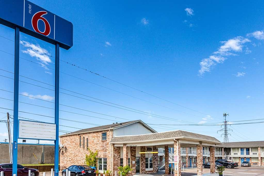 Motel 6 Fort Worth - Northside المظهر الخارجي الصورة