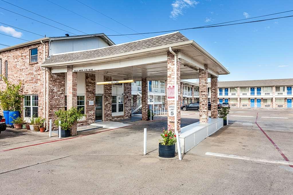 Motel 6 Fort Worth - Northside المظهر الخارجي الصورة