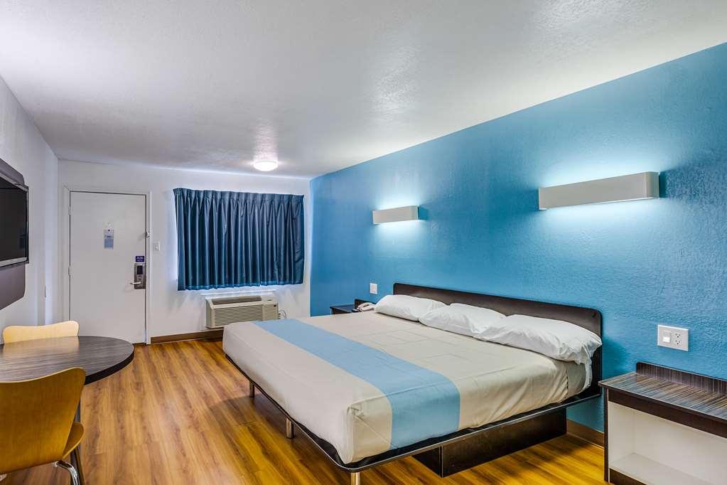 Motel 6 Fort Worth - Northside الغرفة الصورة