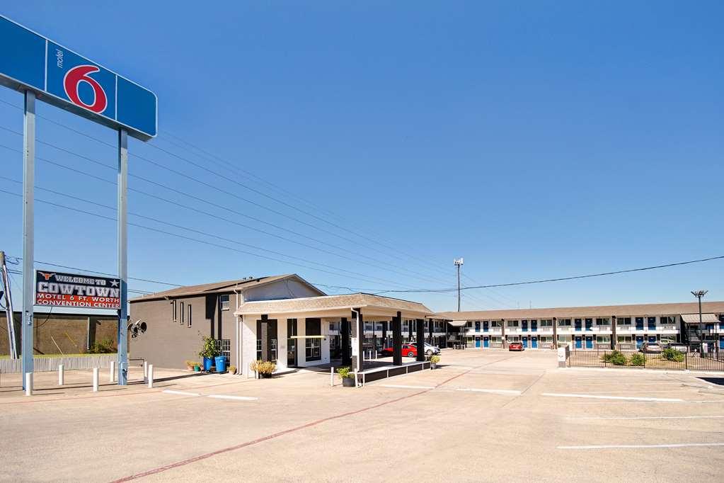 Motel 6 Fort Worth - Northside المظهر الخارجي الصورة