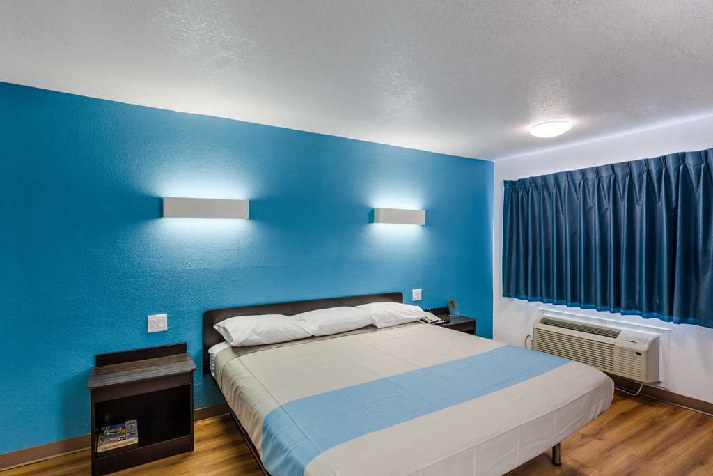 Motel 6 Fort Worth - Northside الغرفة الصورة
