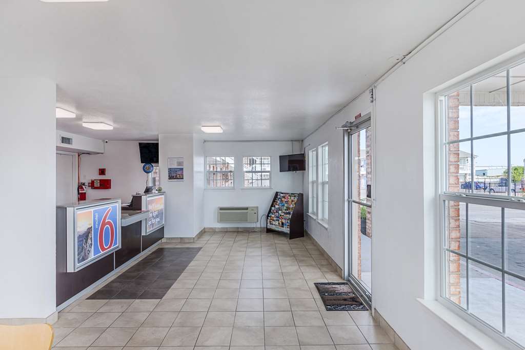 Motel 6 Fort Worth - Northside المظهر الداخلي الصورة