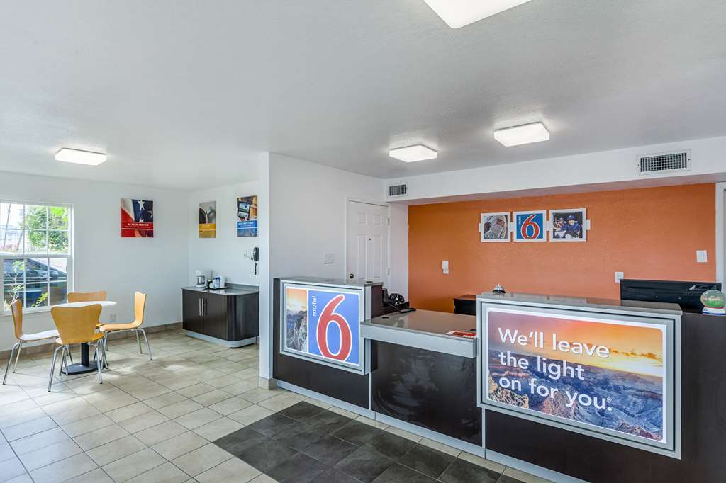 Motel 6 Fort Worth - Northside المظهر الداخلي الصورة